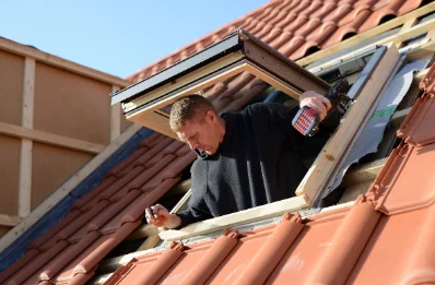 Pose de fenêtres de toit Velux à Ploëzal